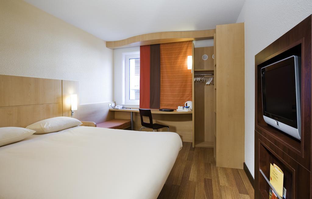 Ibis Centre